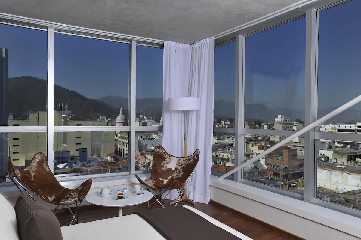 Hochwertige Bettwaren, Daunenbettdecken, Minibar, Zimmersafe