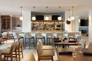 Ocean views, serves lunch, dinner, and happy hour