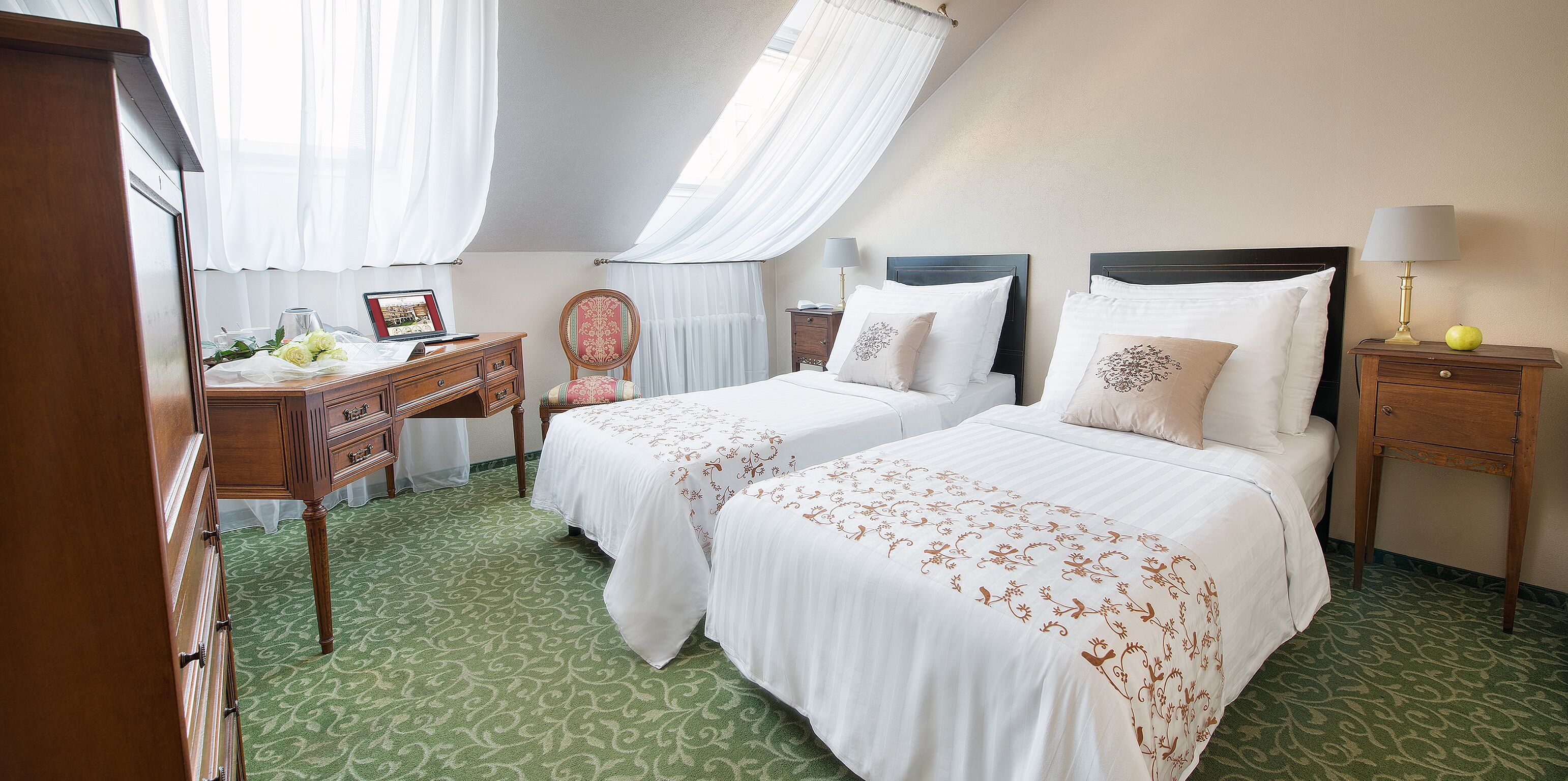 in-room safe, desk, free wifi, bed sheets