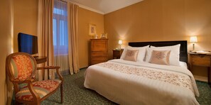 In-room safe, desk, free WiFi, bed sheets - Hotel Angelis (Prague)