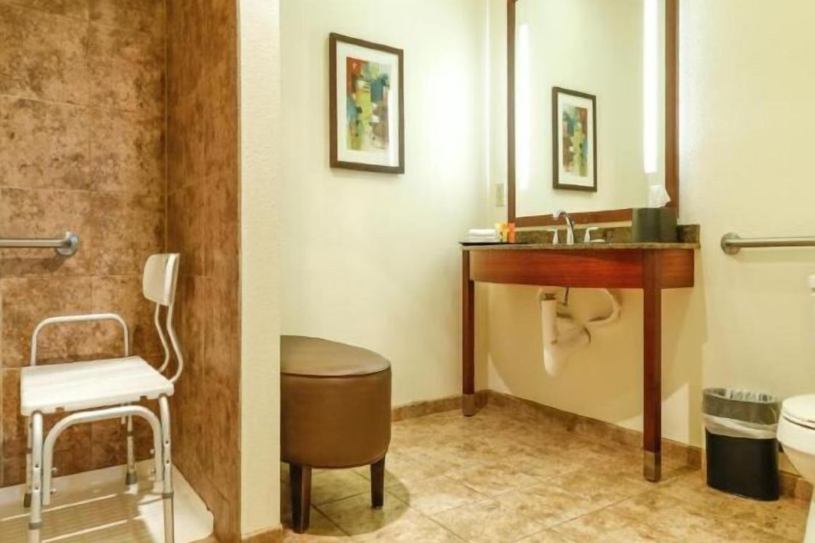 Kostenlose Toilettenartikel, Haartrockner, Handtücher, Seife