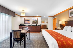 Suite, 1 King Bed, Non Smoking, Balcony | Desk, blackout drapes, iron/ironing board, free cribs/infant beds - Best Western Rocky Mountain Lodge (Whitefish)