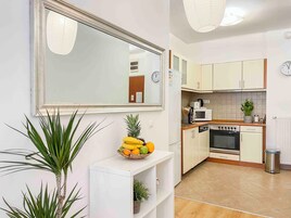 Kaupunkistudio | Pimennysverhot, äänieristys, silitysrauta/-lauta, ilmainen Wi-Fi