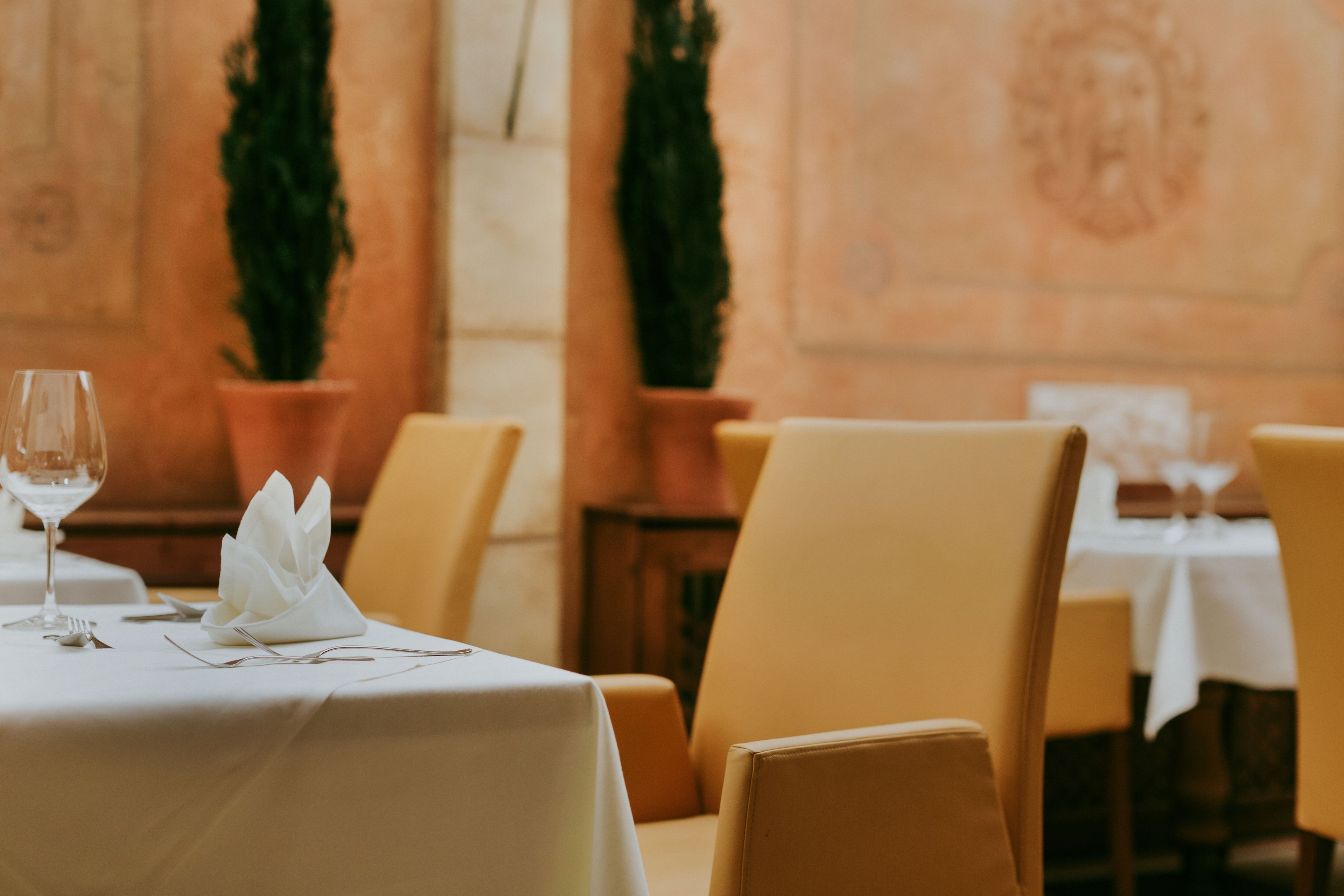 breakfast, lunch and dinner served