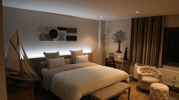 Select Comfort beds, desk, laptop workspace, blackout curtains