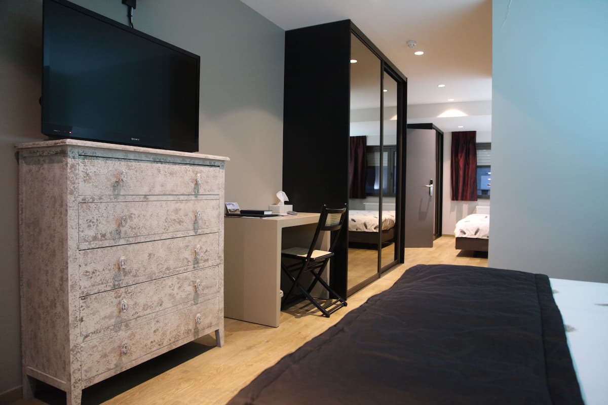 quadruple room | room amenity