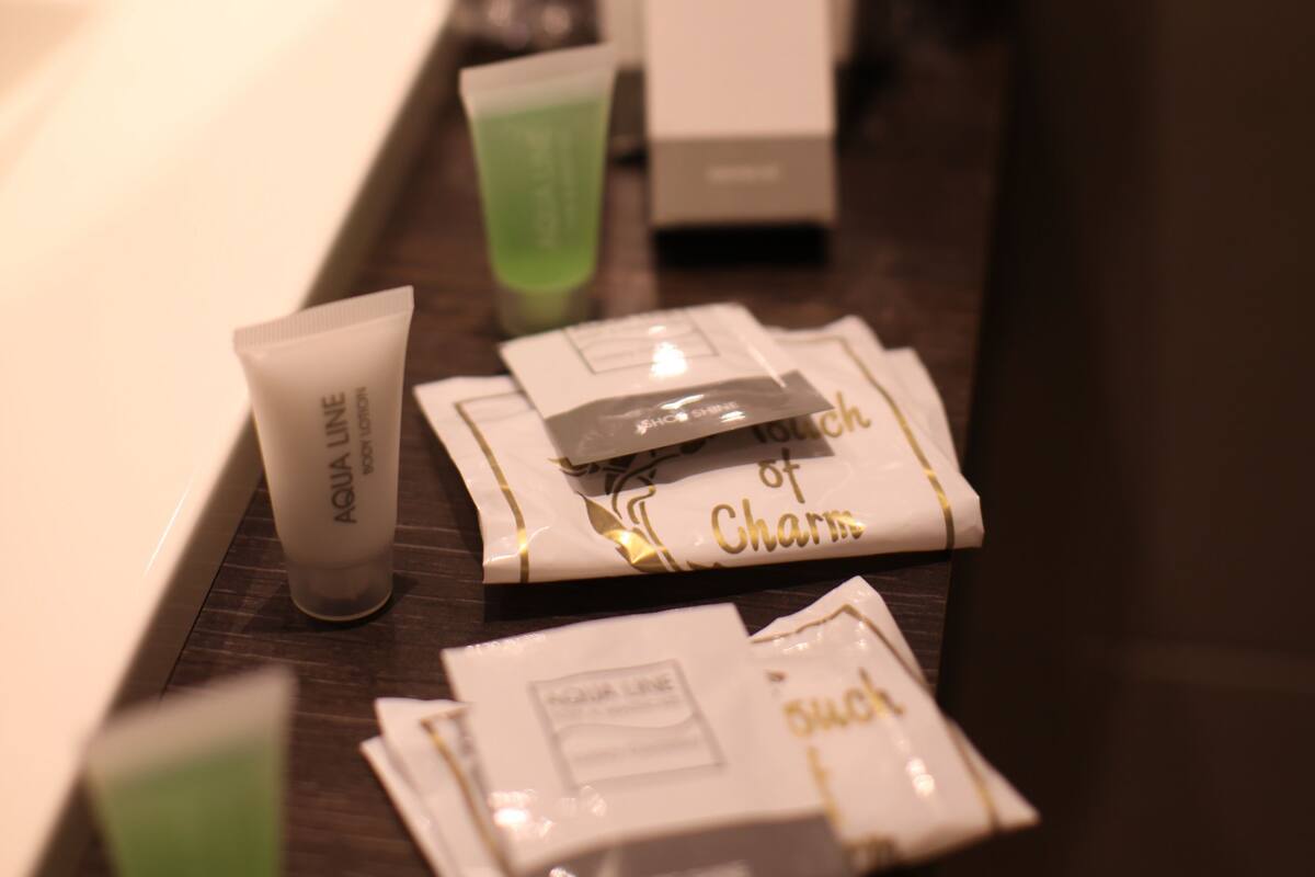 executive double room | bathroom amenities | free toiletries, hair dryer, towels, soap