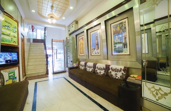 Reception - Hotel C Park Inn (New Delhi)