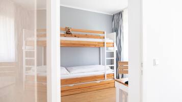 Familienzimmer | Allergikerbettwaren, Zimmersafe, Schreibtisch, kostenloses WLAN