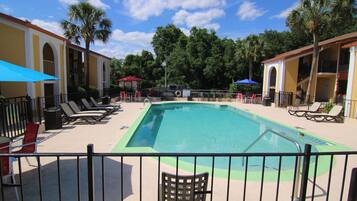 ์ผ์ธ ์์์ฅ, ์์์ฅ ํ๋ผ์, ์ผ๊ด์ ์์