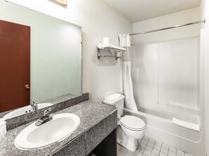 ของใช้ในห้องน้ำฟรี, ไดร์เป่าผม, ผ้าเช็ดตัว