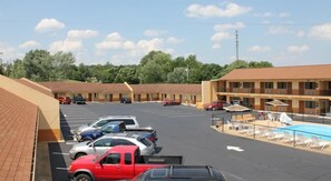 Front of property - Andrew Johnson Inn (Greeneville)