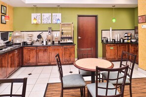 Free daily on-the-go breakfast - Sleep Inn & Suites Near Downtown North (Houston)