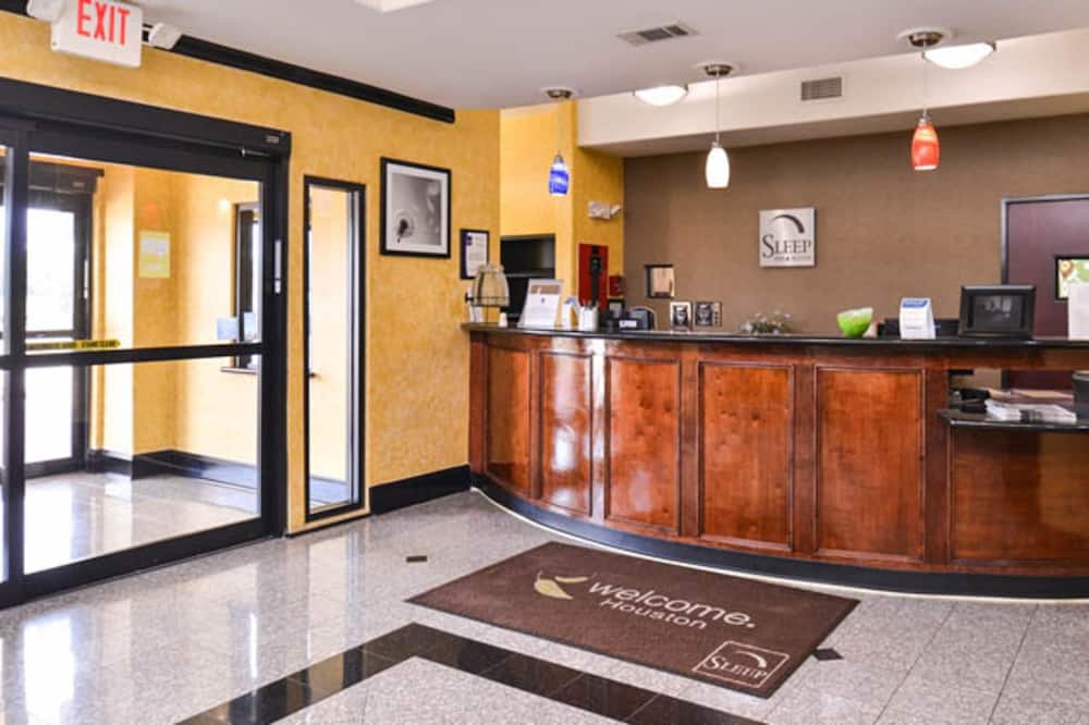 Sleep Inn & Suites Near Downtown North