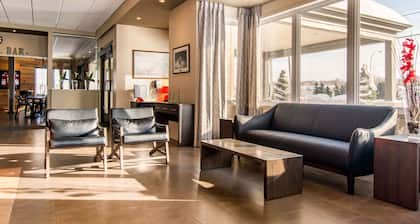 Econo Lodge Inn & Suites