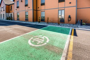 Exterior - Econo Lodge Inn & Suites (Saint-Apollinaire)