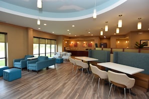 Free daily continental breakfast - Cicero Grand - Syracuse North (Cicero)