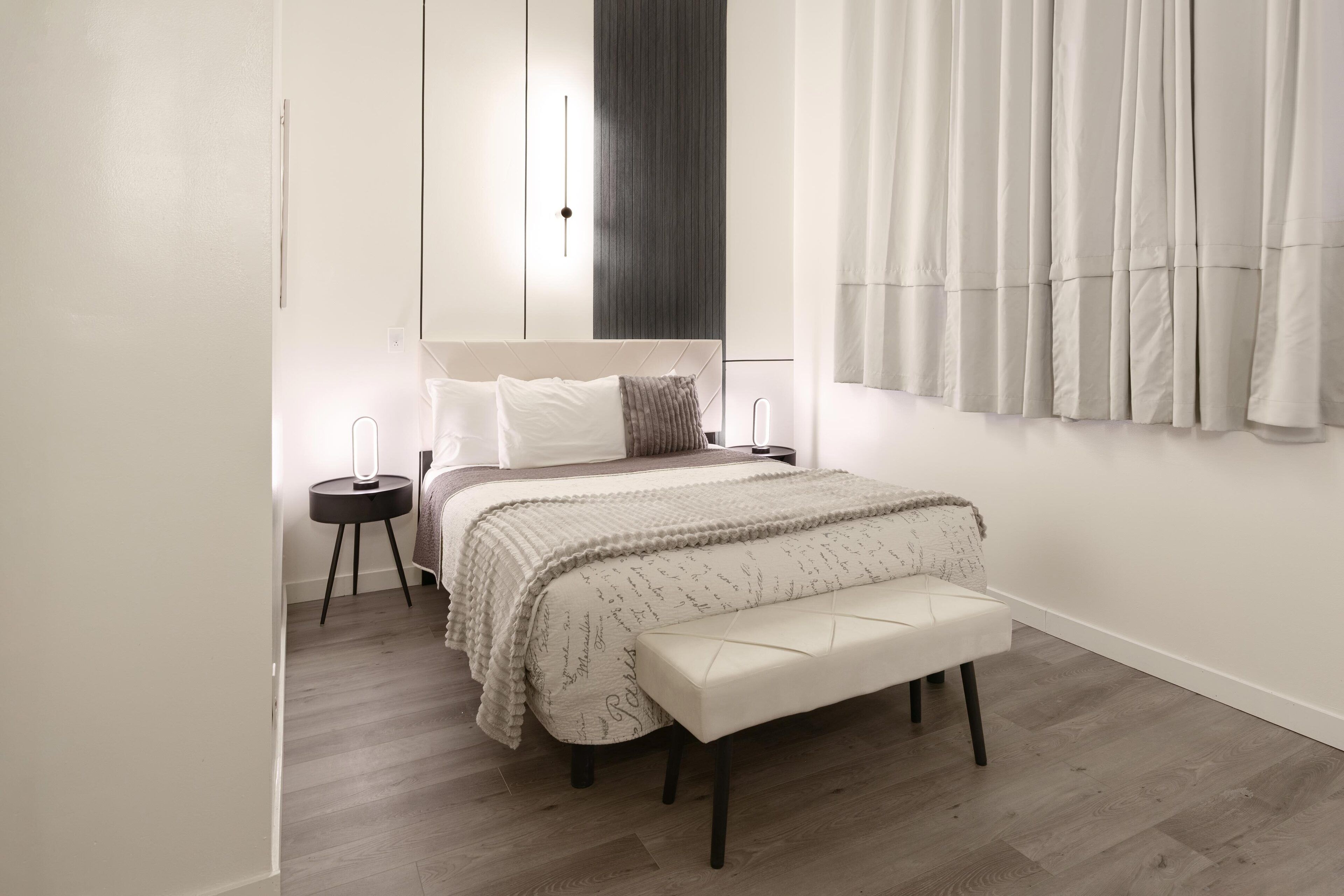 Chambre Supérieure, 1 grand lit | Décoration personnalisée, fer et planche à repasser, Wi-Fi gratuit