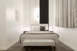 Superior Room, 1 Queen Bed - Auberge Manoir Ville Marie (Montreal)