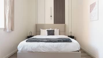 Individually decorated, iron/ironing board, free WiFi, bed sheets