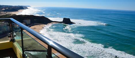Chambre avec lits jumeaux, vue sur la mer | Vue du balcon