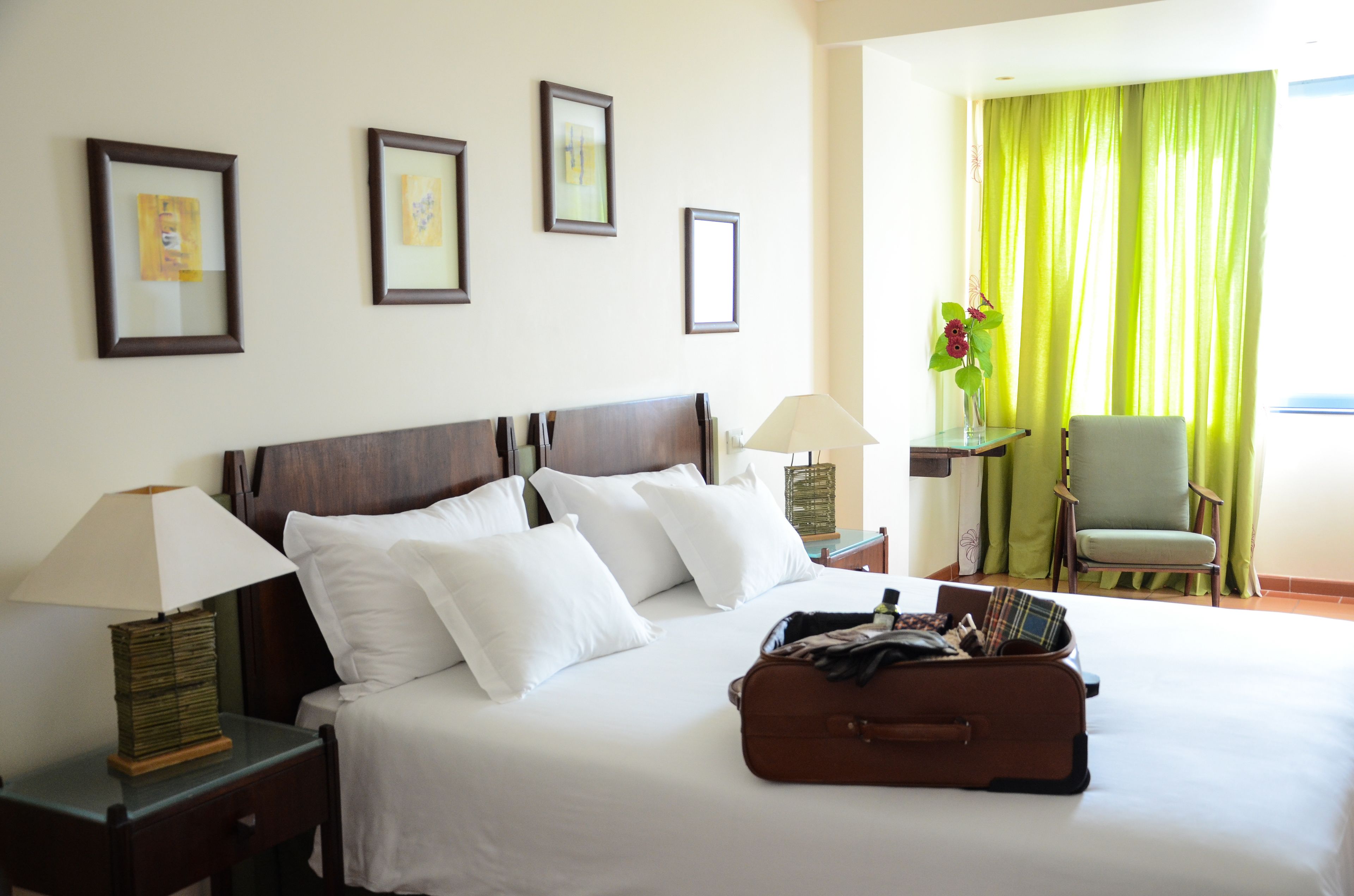 classic twin room | 1 bedroom, minibar, in-room safe, desk