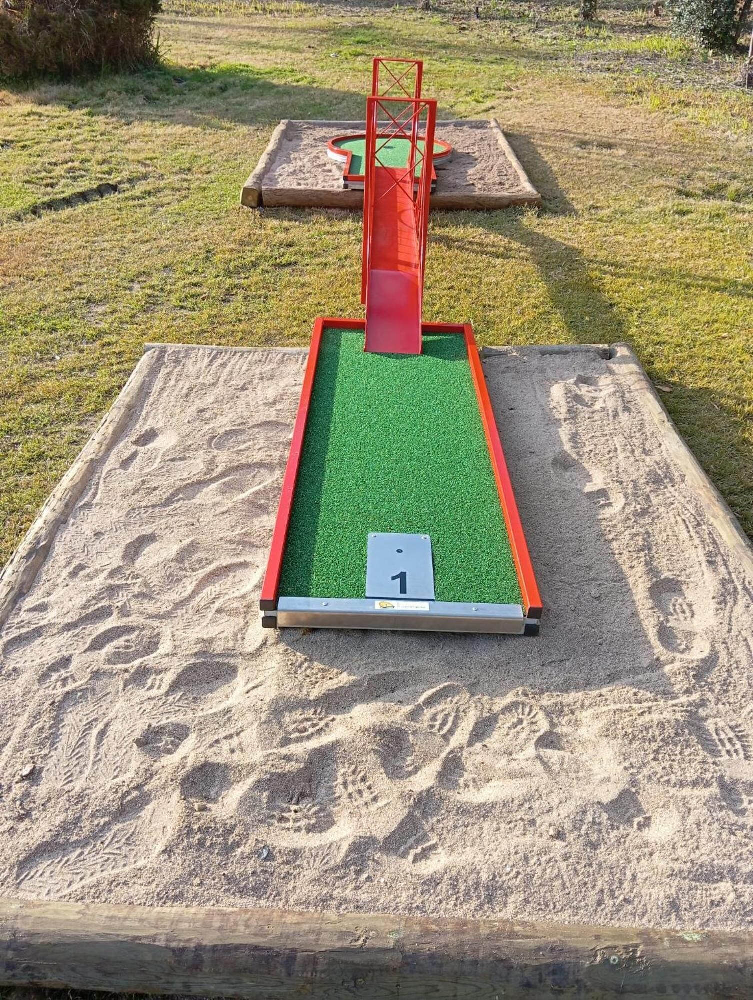mini-golf