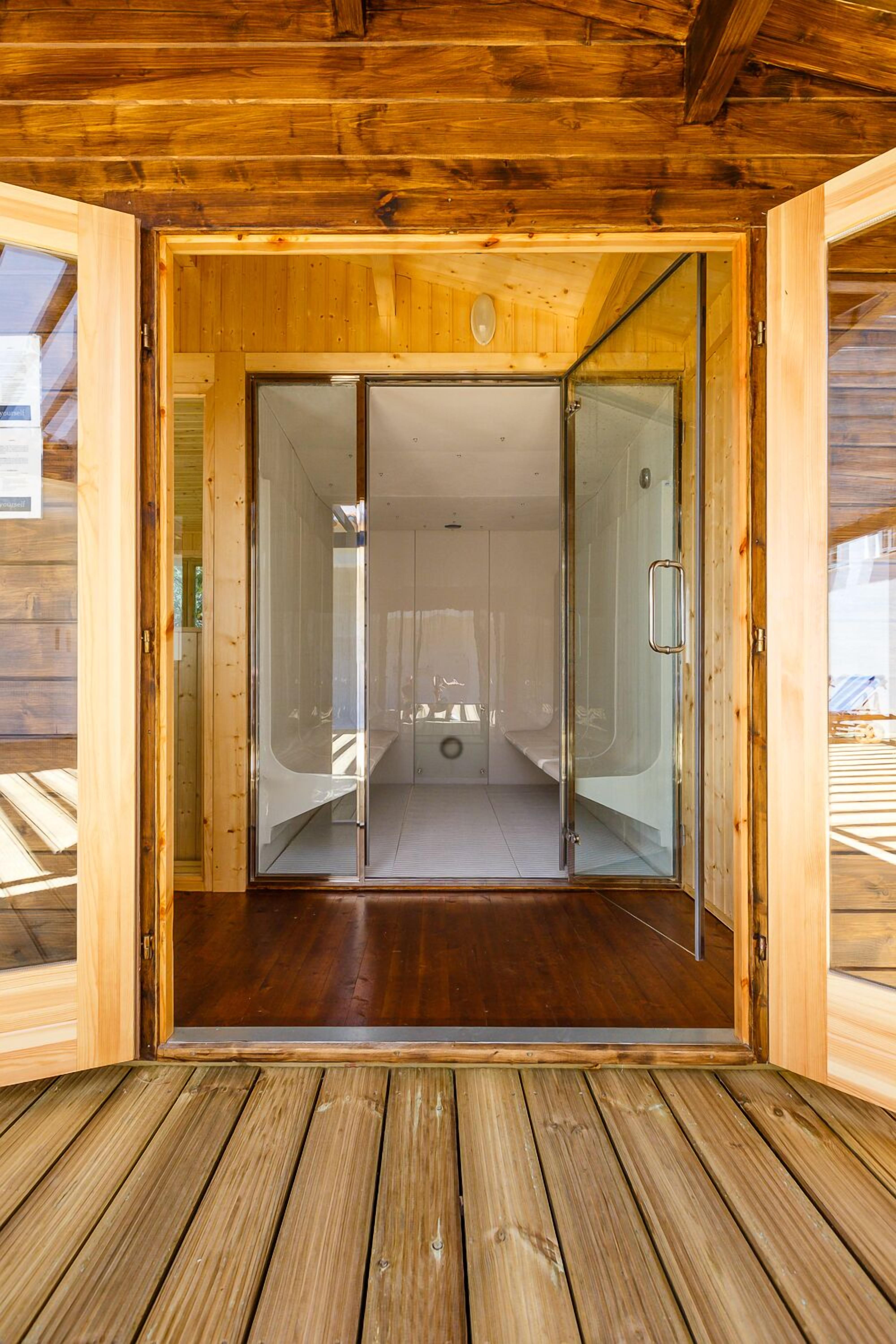 sauna, turkish bath/hammam