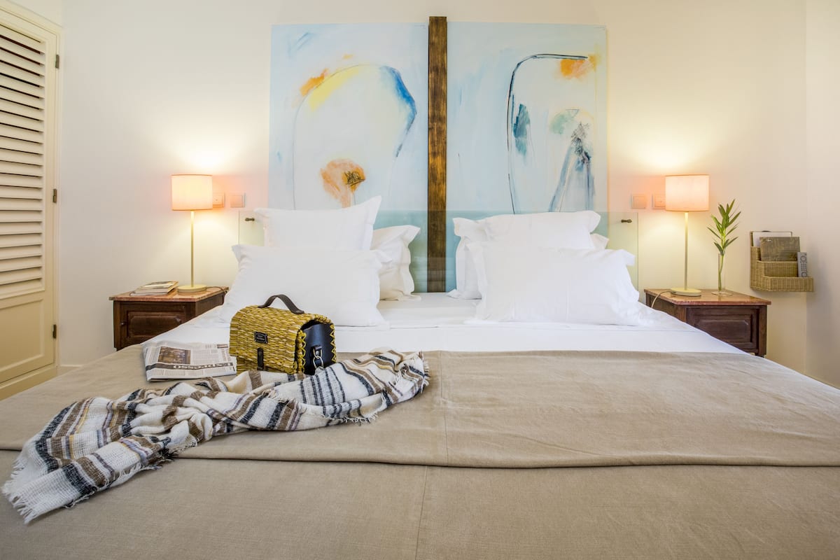 Double Room | 1 bedroom, minibar, in-room safe, desk