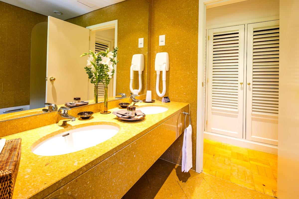 double room | bathroom | hair dryer, bathrobes, slippers, bidet