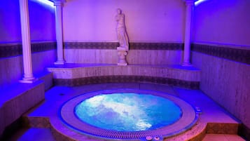 Bastu, bubbelpool, ångbastu, turkiskt bad/hamam och kroppsbehandlingar