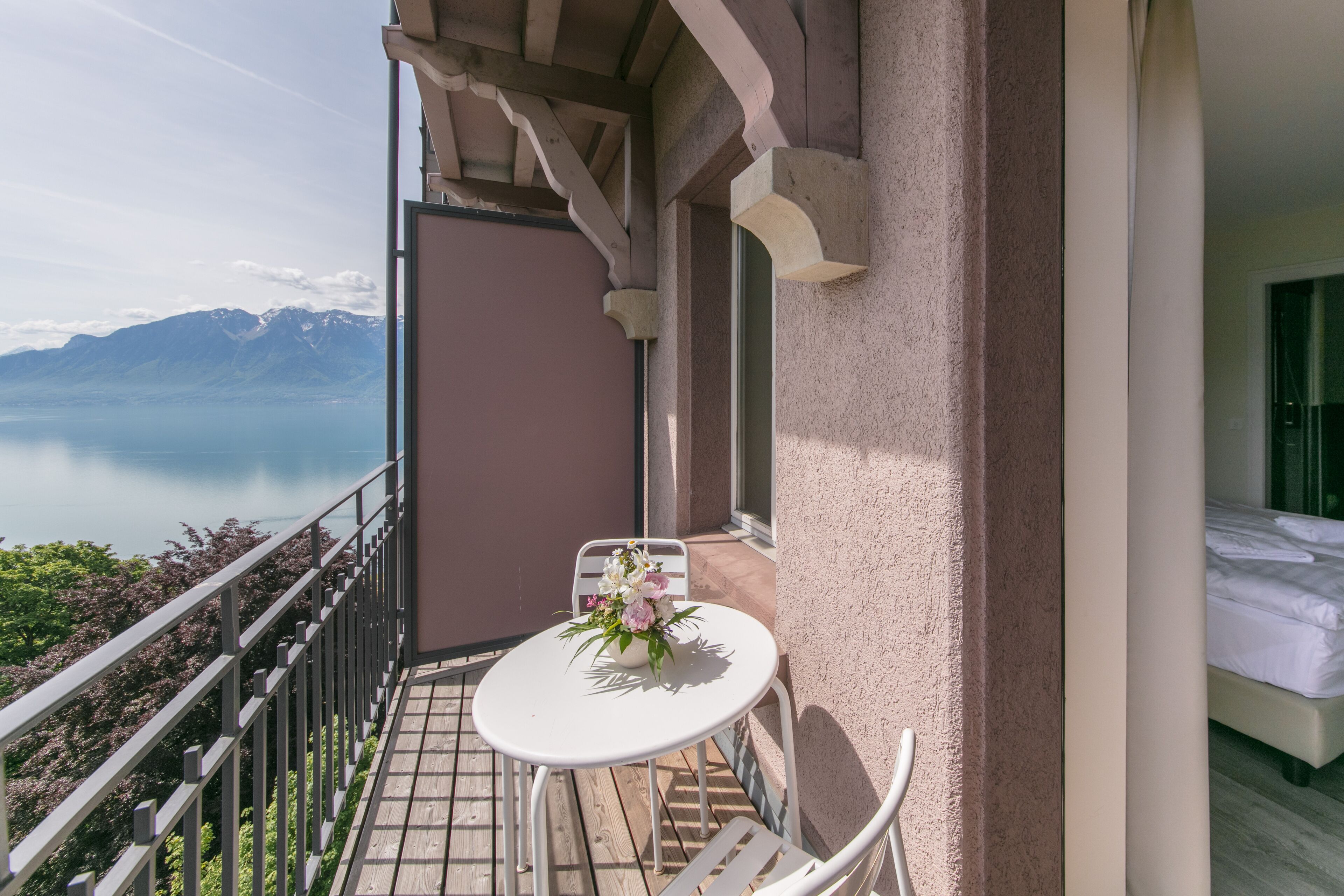 in-room safe, desk, free wifi, bed sheets