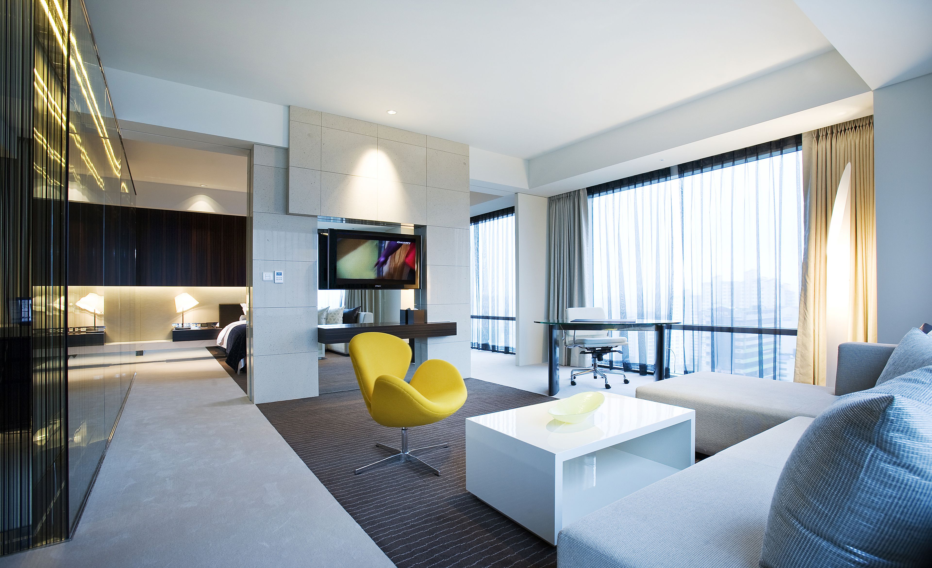 42-inch tv with satellite channels