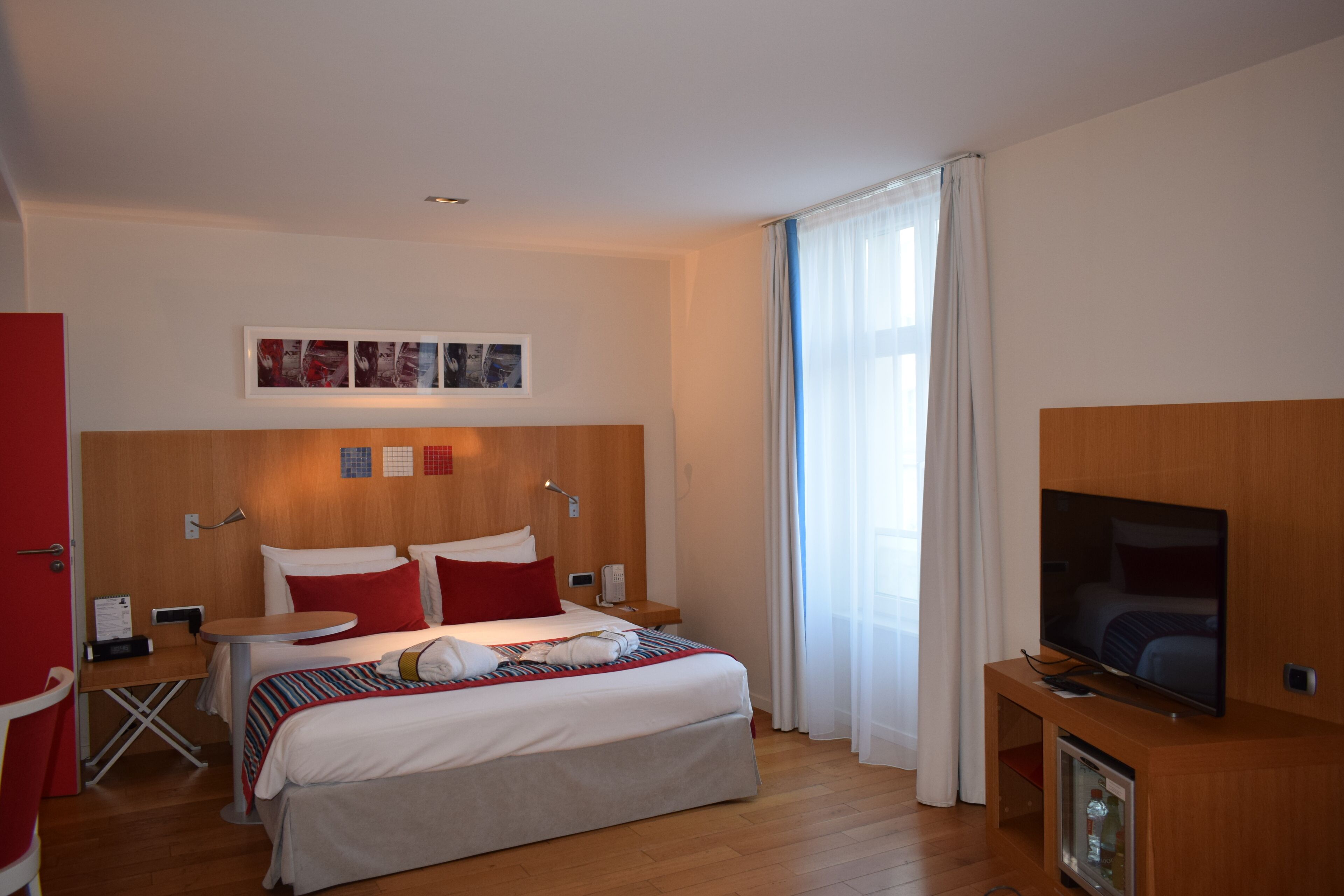 privilege, superior room, 1 double bed with sofa bed | in-room safe, desk, soundproofing, iron/ironing board