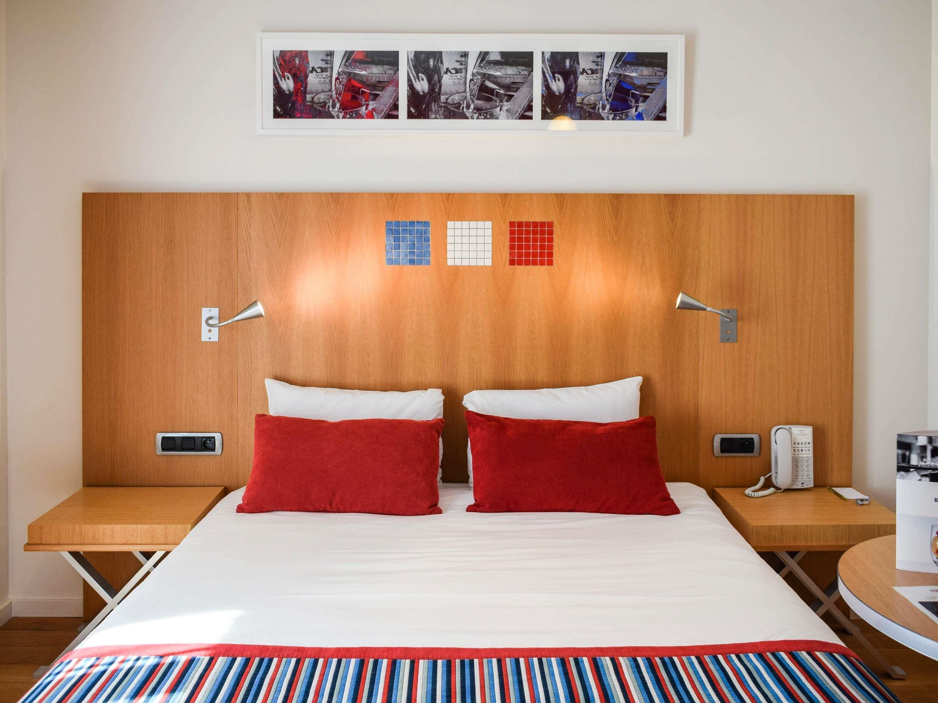 Habitación estándar, 1 cama matrimonial | Caja de seguridad en la habitación, escritorio y insonorización 