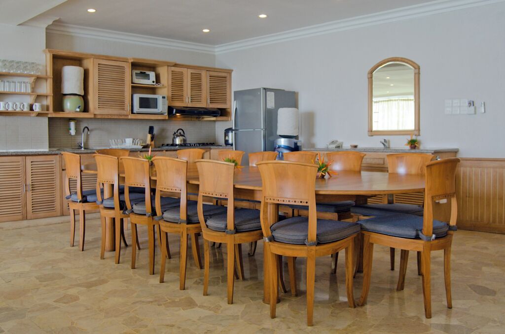 Présidentielle | Coffres-forts dans les chambres, bureau