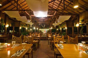 Ecotours - Hawaii Resort Family Suites (Bulakan)