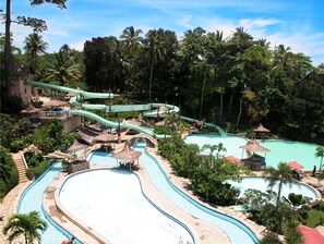 Exterior - Hawaii Resort Family Suites (Bulakan)