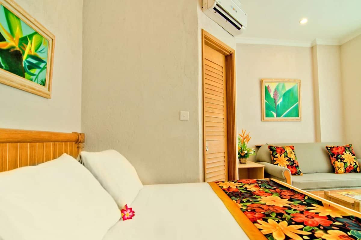 In-room safe, desk, laptop workspace, WiFi (free)