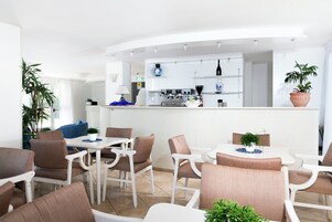 Bar (in der Unterkunft)