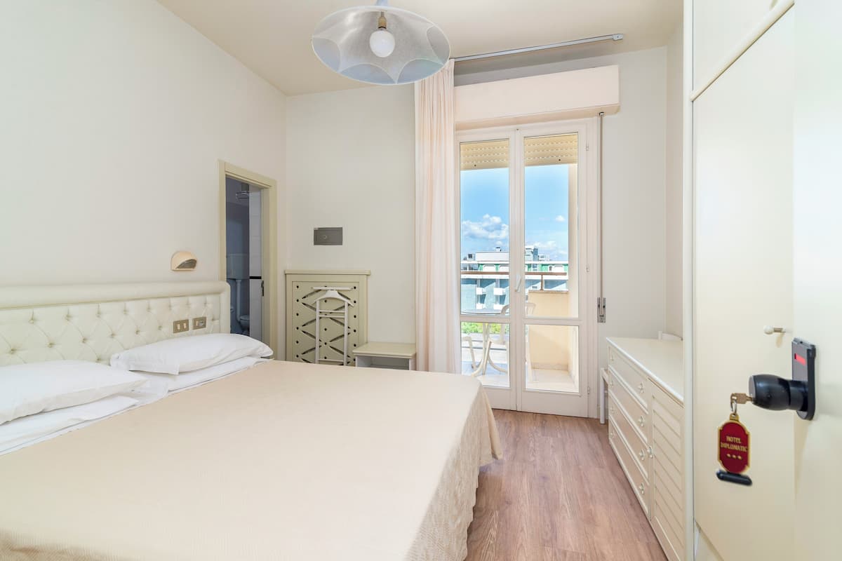 In-room safe, cots/infant beds, travel cot, free WiFi