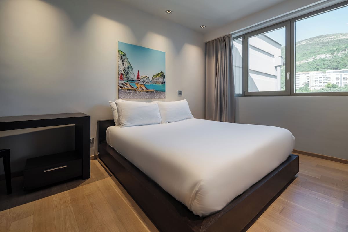 1 bedroom, minibar, in-room safe, desk