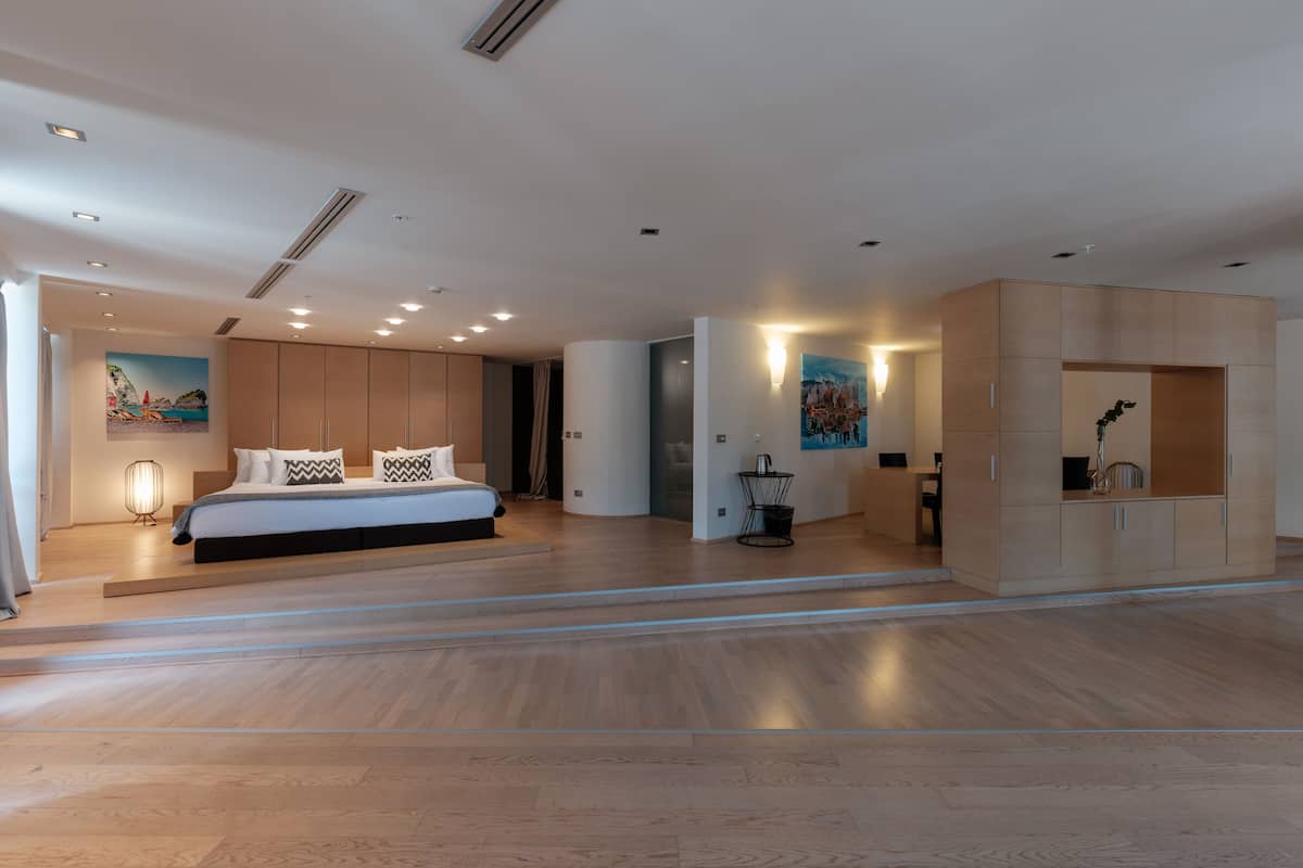 1 bedroom, minibar, in-room safe, desk