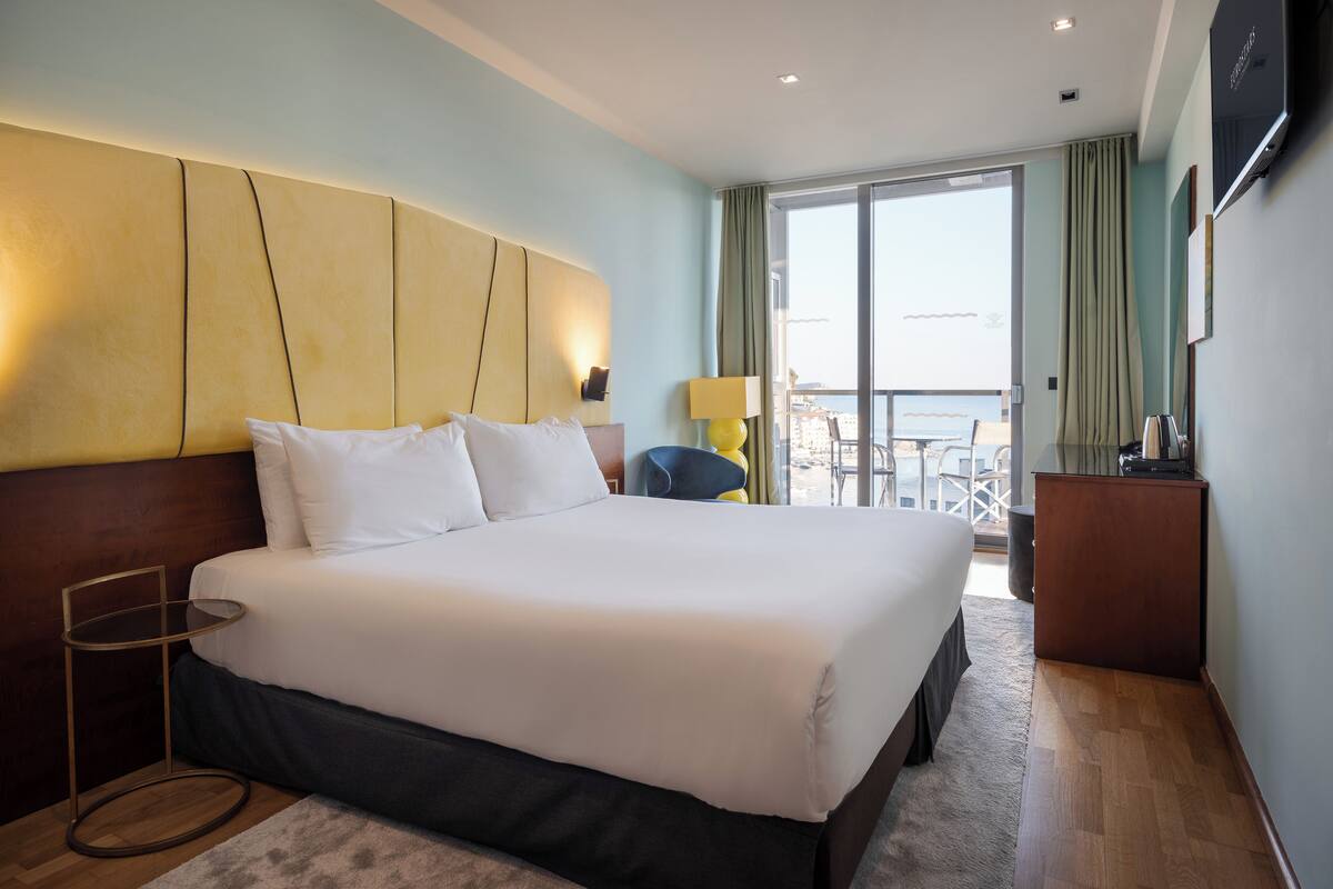 1 phòng ngủ, minibar, két bảo mật tại phòng, bàn 