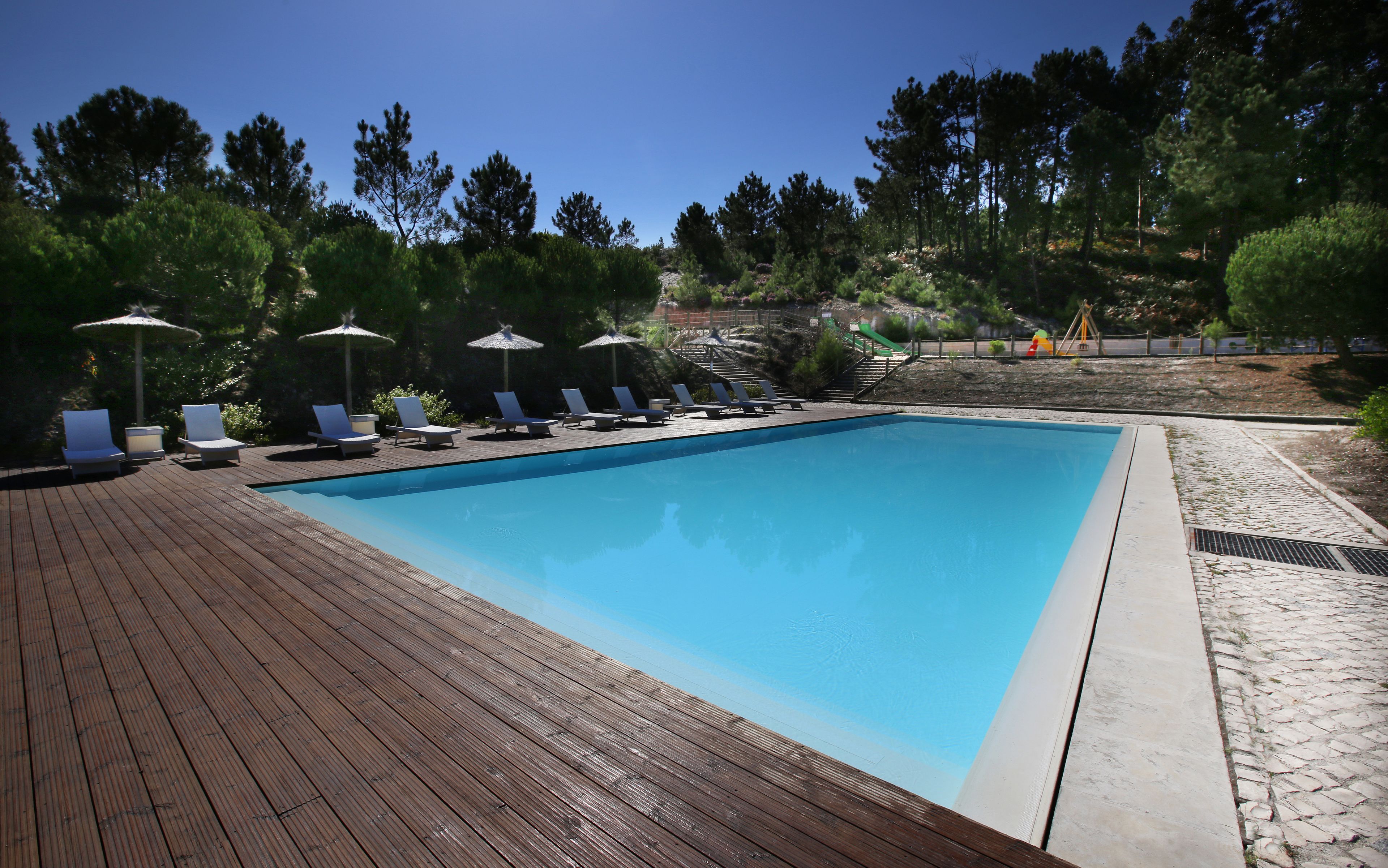 Sæsonbestemt udendørs pool