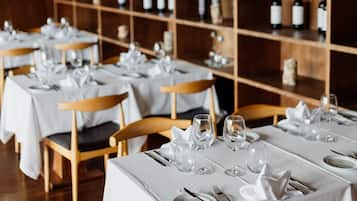 Café da manhã, almoço e jantar