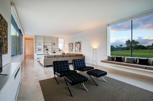 设计别墅, 4 间卧室, 私人游泳池 | 起居区 | 液晶电视