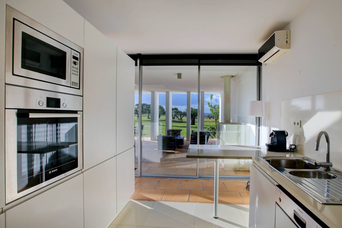 deluxe villa, 2 bedrooms (town house) | private kitchen | full-sized fridge, microwave, espresso maker, electric kettle