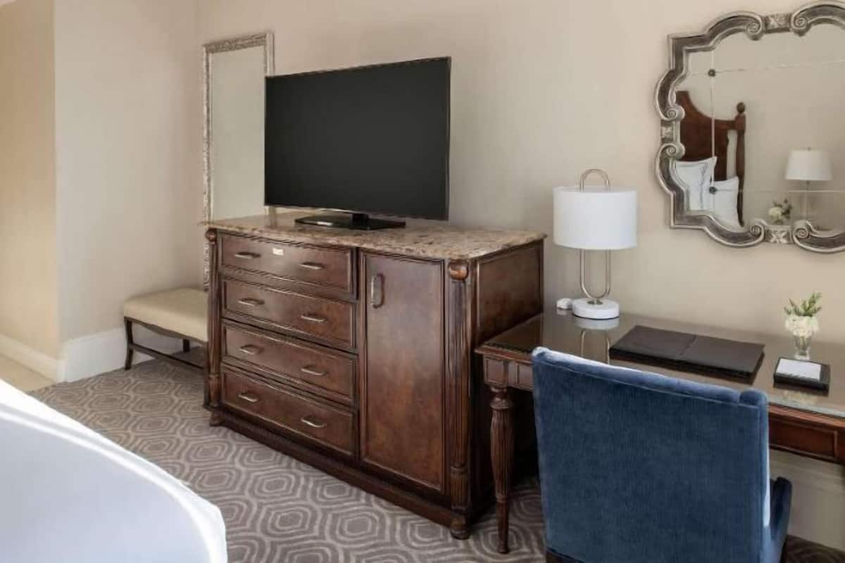 Premium bedding, down comforters, pillowtop beds, minibar