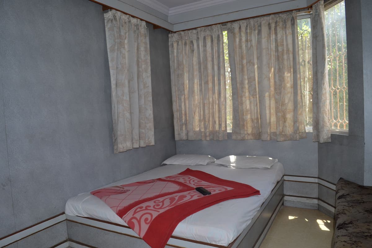 Executive Double Room | Soundproofing, rollaway beds, free WiFi, wheelchair access